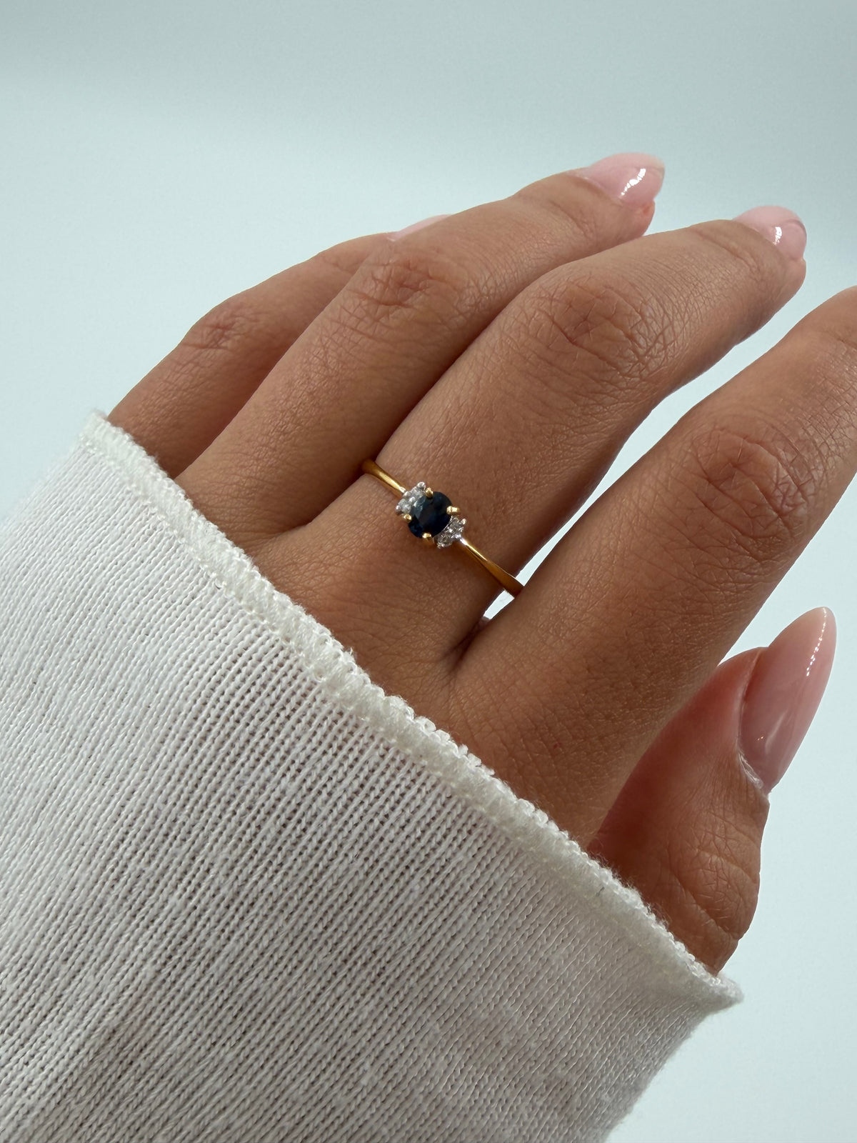 Blue sapphire ring