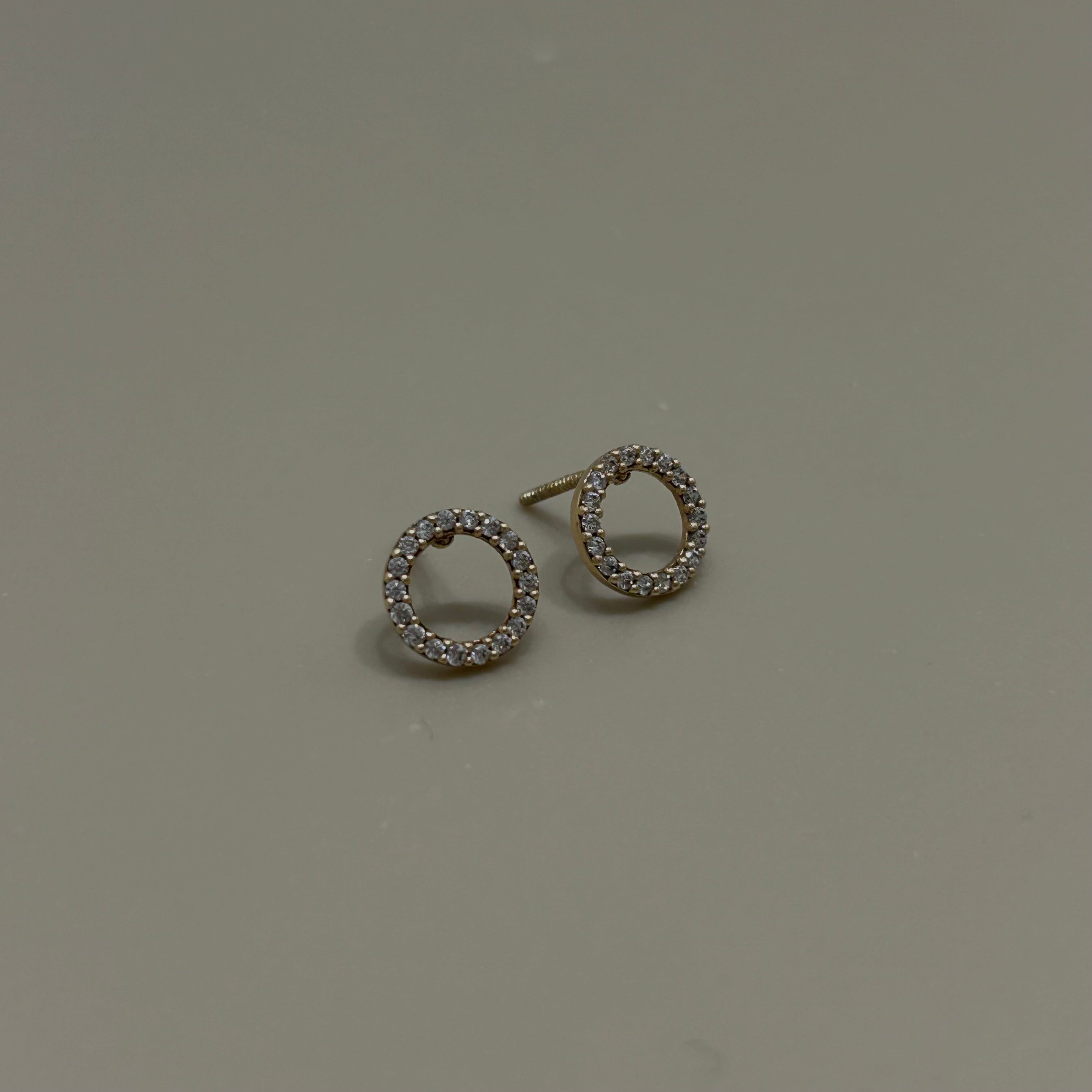 Circle earrings