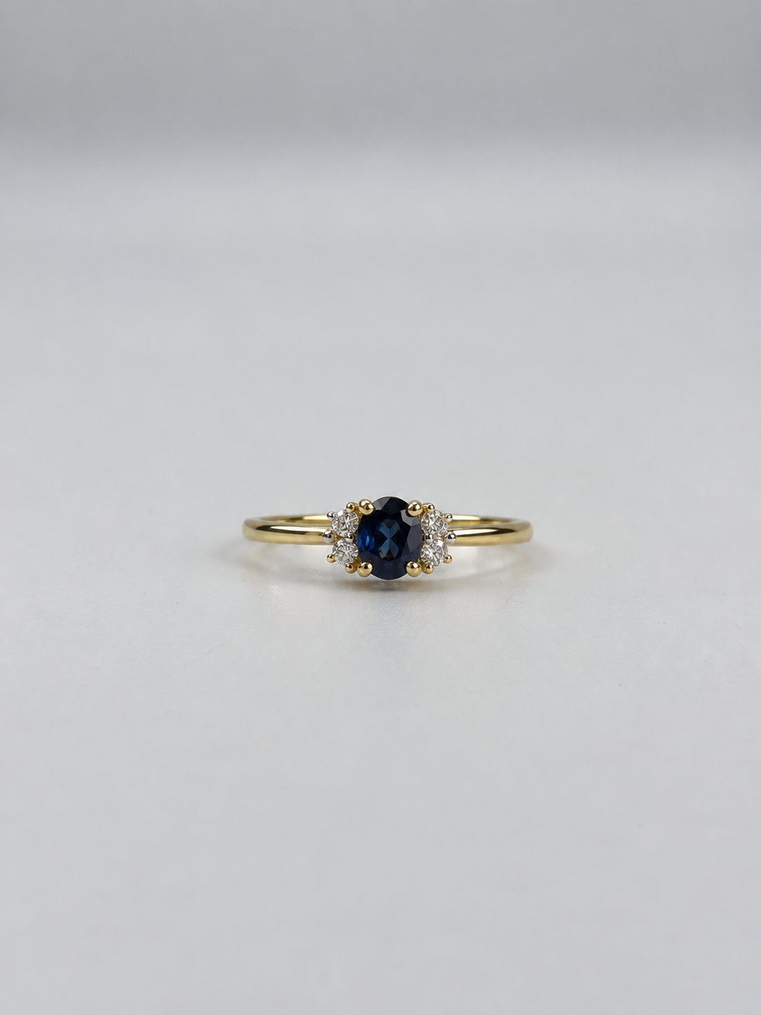 Blue sapphire ring